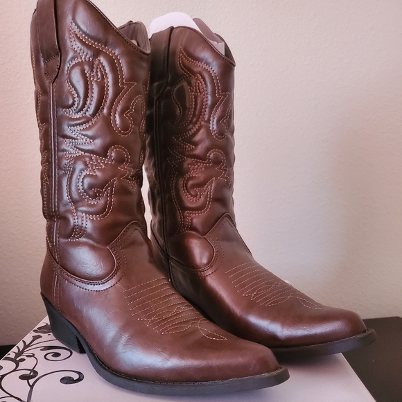 wellington cowboy boots